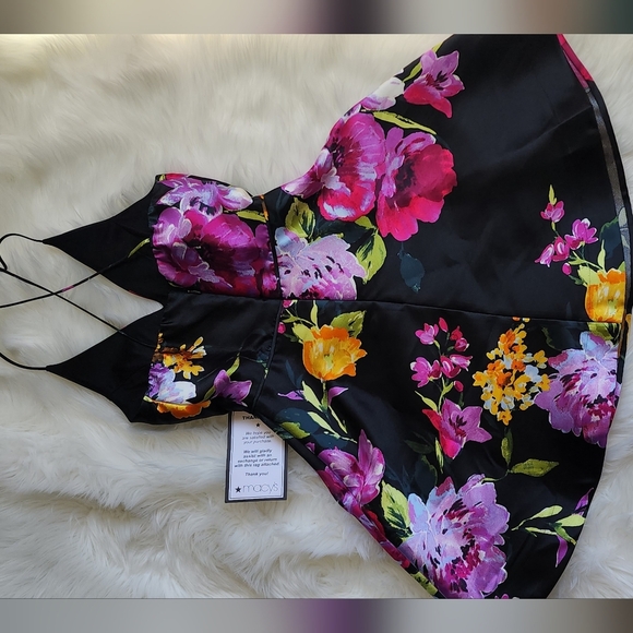 BCX Women's V Neck Mini Party Fit Flare Dress. Size 1 - Picture 8 of 8